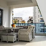 Sea & Mountain View Huge Terrace Ocean Apartmán